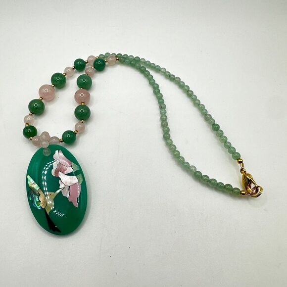 ~17.75" Signed Lee Sands, Jade and Rose quartz with MoP hummingbird necklace! - Picture 10 of 15